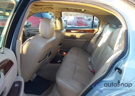 2010 Lincoln Town Car Signature Limited из США, поврежденный, VIN 2LNBL8CV1AX605844